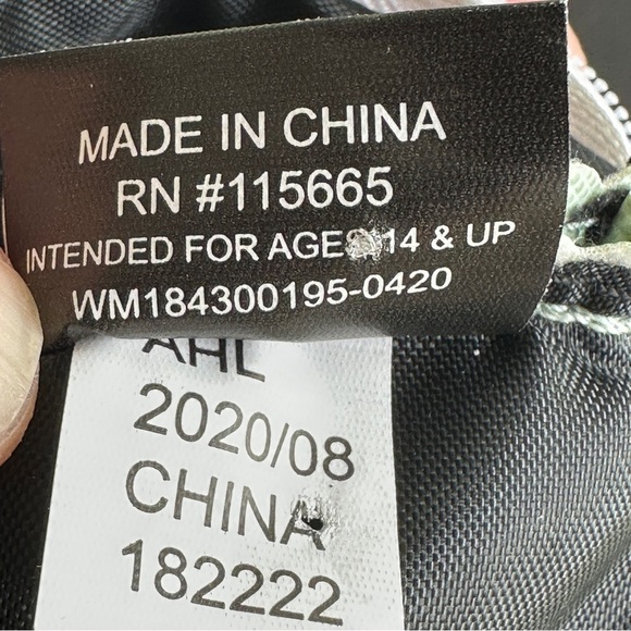 Disney The Little Mermaid wallet/wristlet/pouch, great pattern placement - Picture 5 of 8